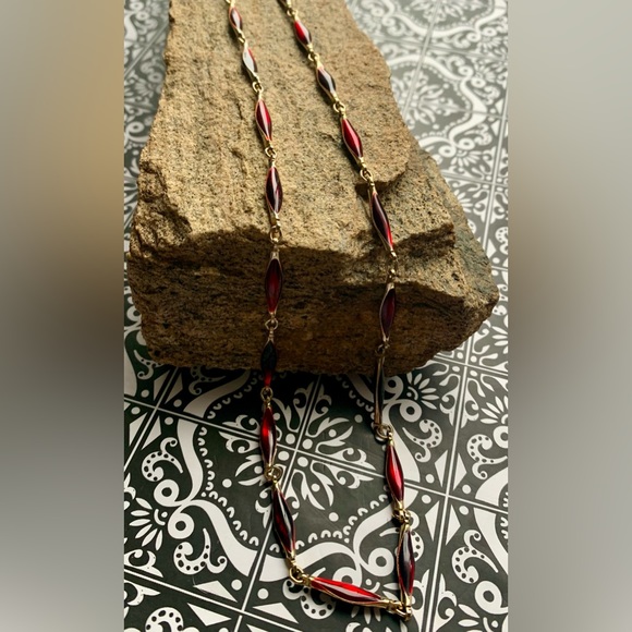 Vintage Red Enamel Gold Tone Necklace Women’s Jewelry - Picture 7 of 8